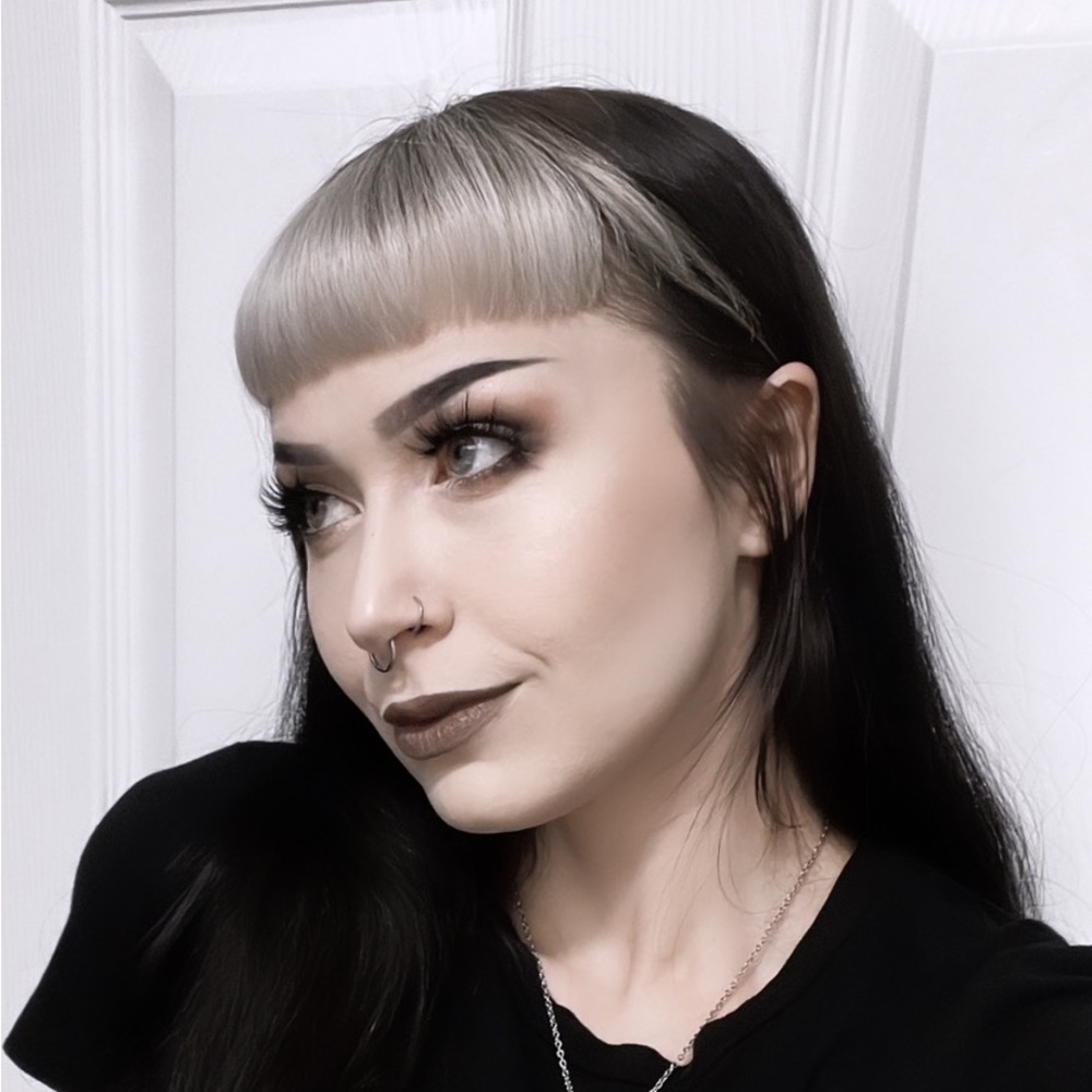 Meet Your Posher!! 🕷🕸👻